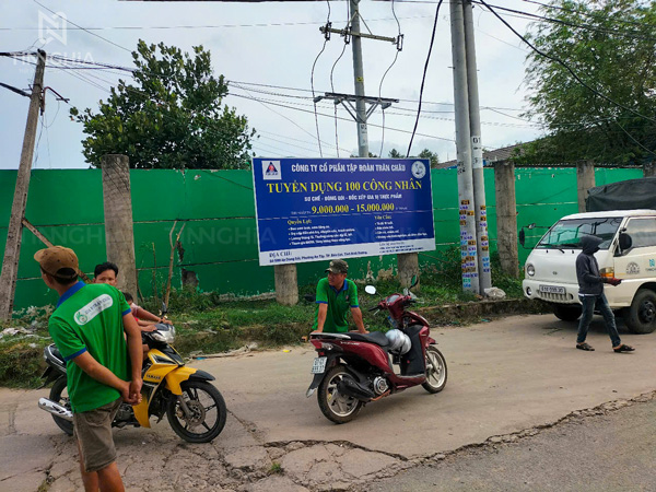 Làm biển thông báo tuyển dụng Bình Dương