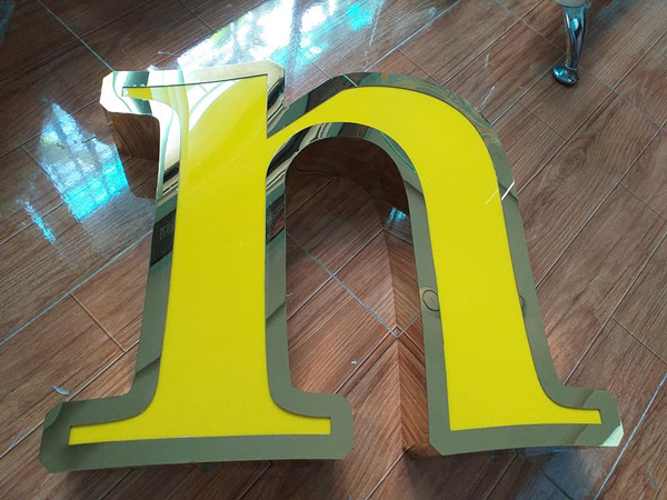 Chữ nổi Mica viền Inox đẹp Bình Dương