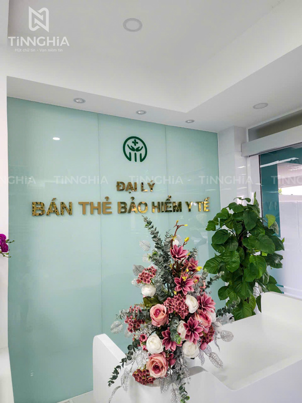 Backdrop Logo Chữ Nổi Văn Phòng Đẹp Bắt Mắt