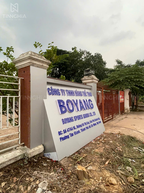 Ốp bảng hiệu alu chữ nổi cho nhà máy công ty Bình Dương