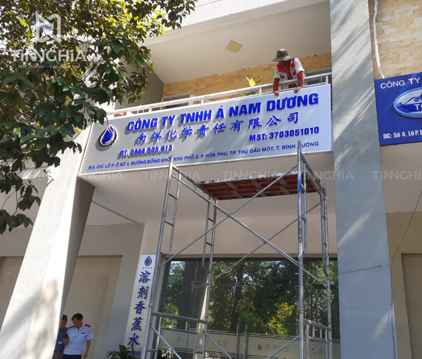 thi công bảng hiệu alu tại tân uyên