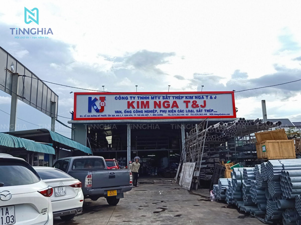 thi công bảng hiệu công ty tại Thuận An