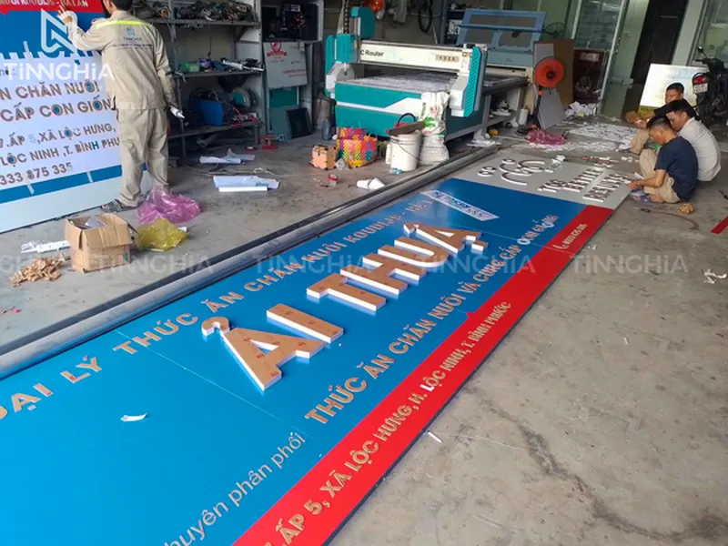 BIỂN HIỆU ALU CHỮ NỔI THỦ DẦU MỘT | LÀM BẢNG ALU CHỮ MICA GIÁ RẺ
