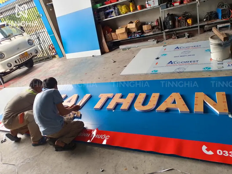 BIỂN HIỆU ALU CHỮ NỔI THỦ DẦU MỘT | LÀM BẢNG ALU CHỮ MICA GIÁ RẺ