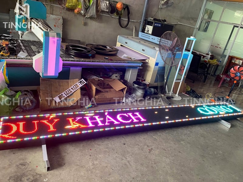 Làm Bảng Hiệu LED Chạy Chữ TPHCM
