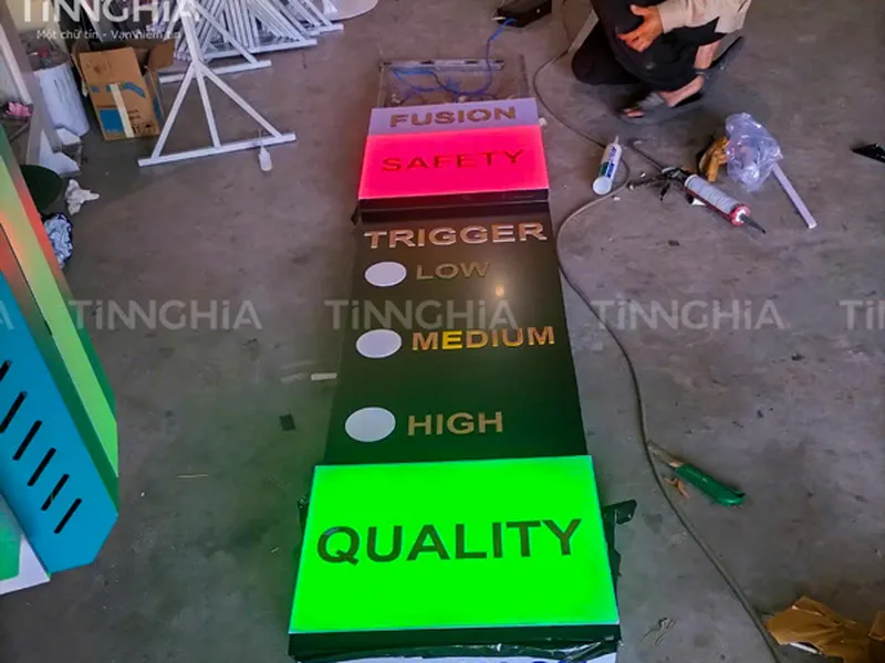 BẢNG ĐÈN LED QUẢNG CÁO PHÚ GIÁO | LÀM BIỂN CẢNH BÁO ĐÈN LED 