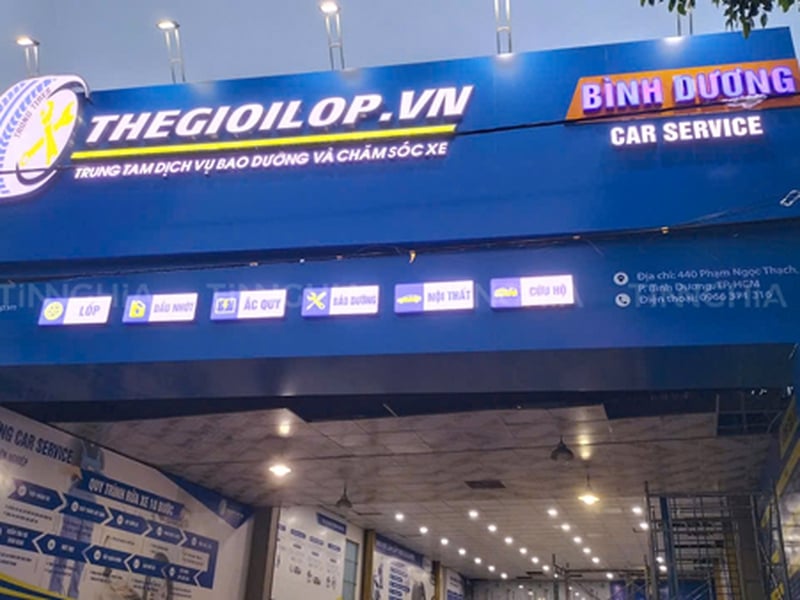 BẢNG HIỆU ALU CHỮ NỔI TRUNG TÂM CHĂM SÓC XE THẾ GIỚI LỐP