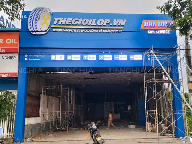 BẢNG HIỆU ALU CHỮ NỔI TRUNG TÂM CHĂM SÓC XE THẾ GIỚI LỐP