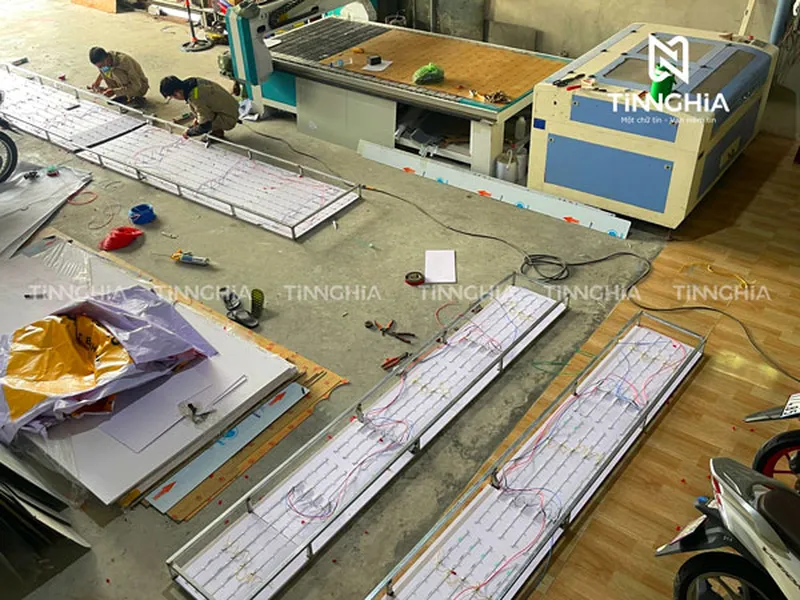 LÀM BẢNG HIỆU HỘP ĐÈN BÌNH DƯƠNG GIÁ RẺ