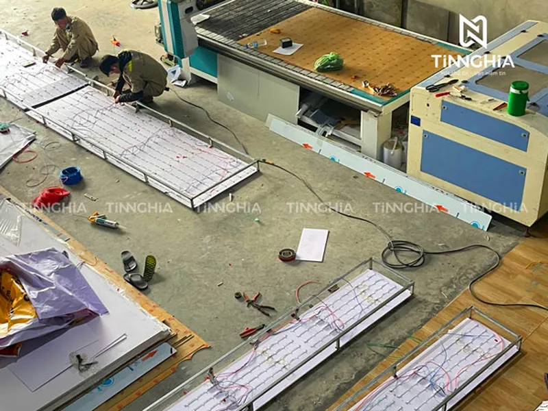 LÀM BẢNG HIỆU HỘP ĐÈN BÌNH DƯƠNG GIÁ RẺ