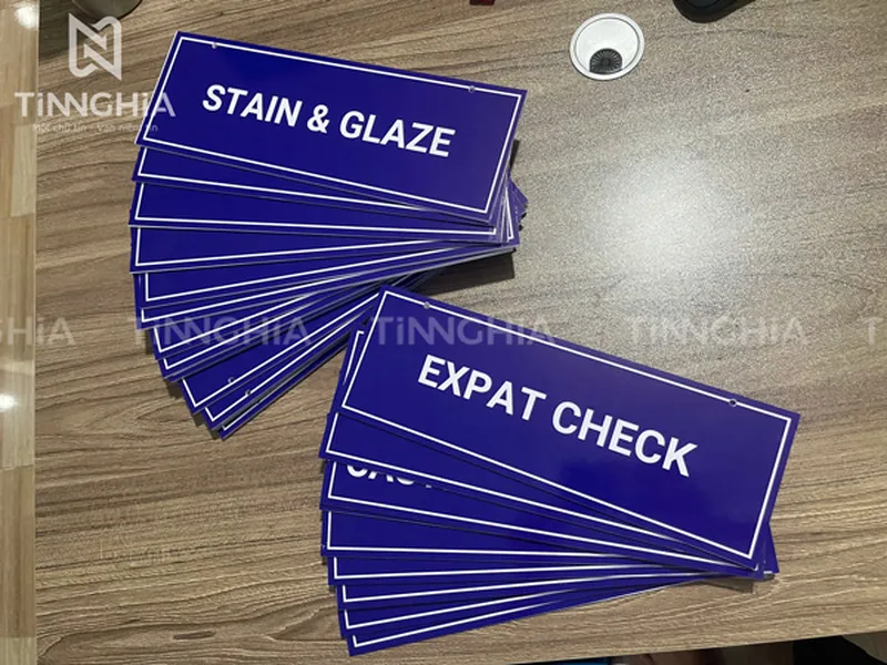 BẢNG HIỆU MICA THỦ DẦU MỘT | CHỖ LÀM BẢNG HIỆU SỐ LƯỢNG LỚN