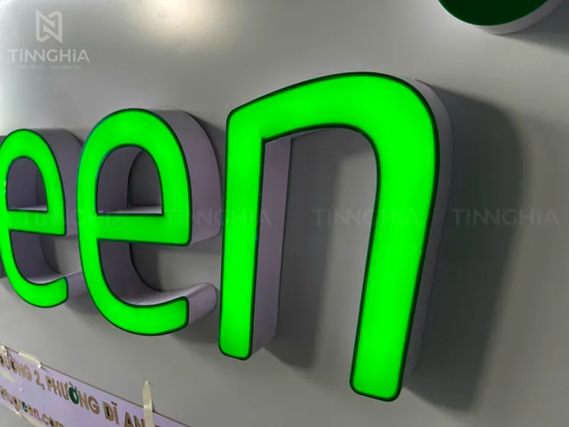 BIỂN ALU GẮN CHỮ NỔI ĐÈN LED SÁNG ĐẸP 
