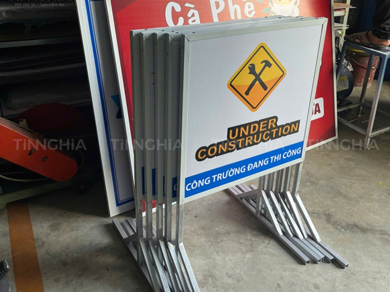 KẾT CẤU KHUNG CHÂN SẮT CHO BẢNG CHỈ DẪN NGOÀI TRỜI