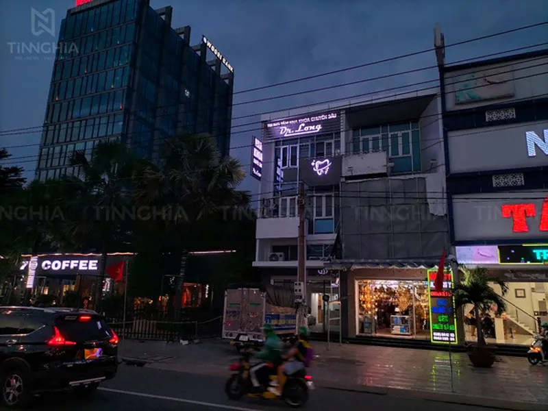 BIỂN HIỆU ALU CHỮ NỔI MICA - NHA KHOA DR LONG