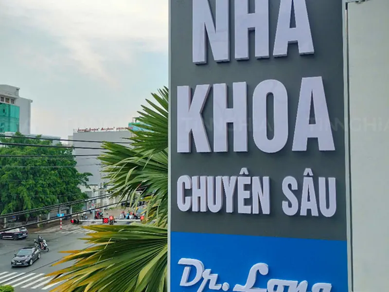 BIỂN HIỆU ALU CHỮ NỔI MICA - NHA KHOA DR LONG
