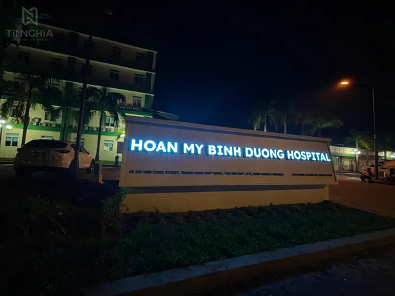 BIỂN HIỆU BỆNH VIỆN CHỮ INOX MẶT MICA LED SÁNG