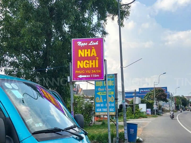 LÀM BIỂN VẪY HỘP ĐÈN LED GIÁ RẺ | Nhà Nghỉ Ngọc Linh