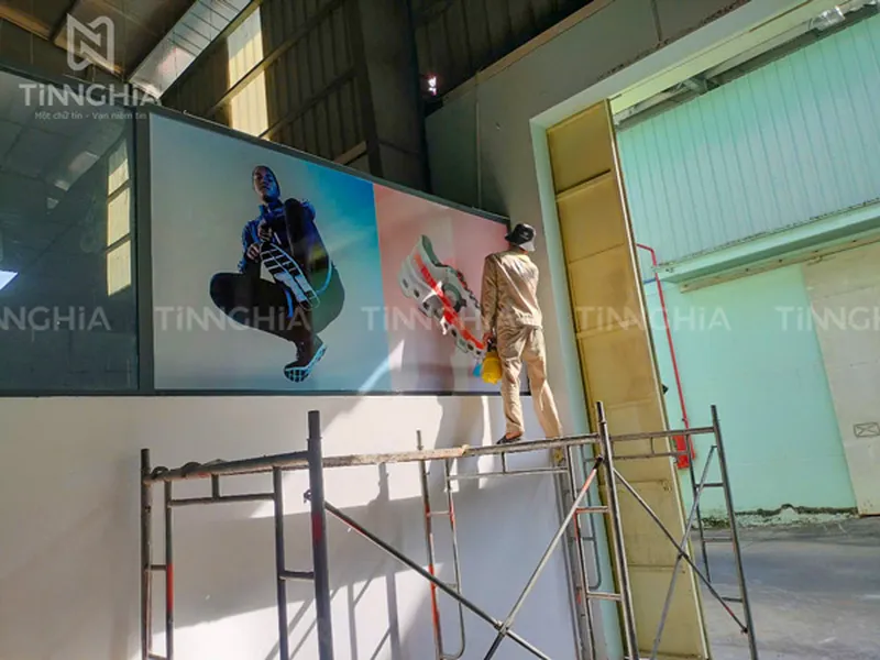 DÁN DECAL KÍNH THỦ DẦU MỘT | DECAL MỜ, DECAL IN HÌNH THEO YÊU CẦU