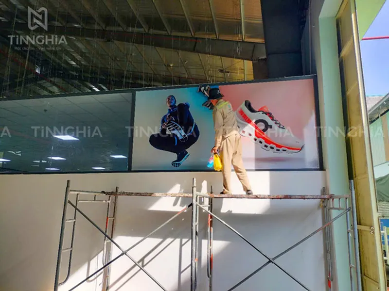 DÁN DECAL KÍNH THỦ DẦU MỘT | DECAL MỜ, DECAL IN HÌNH THEO YÊU CẦU