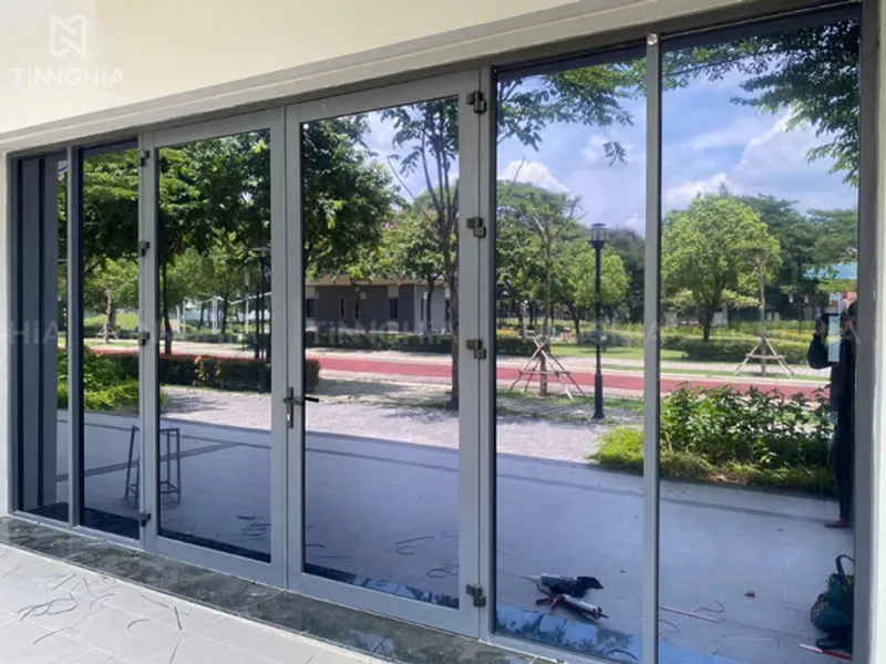 DÁN KÍNH CÁCH NHIỆT VĂN PHÒNG BÌNH DƯƠNG | Dán Film Decal Chống Nắng