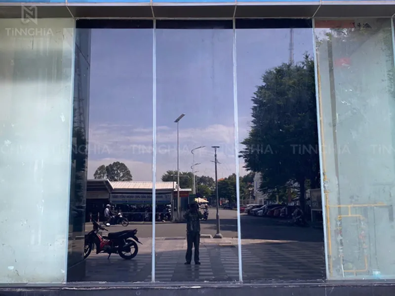 DÁN KÍNH CÁCH NHIỆT VĂN PHÒNG BÌNH DƯƠNG | Dán Film Decal Chống Nắng