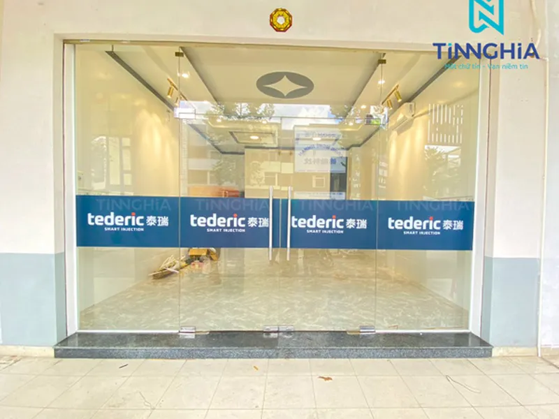 DECAL DÁN KÍNH TÂN UYÊN