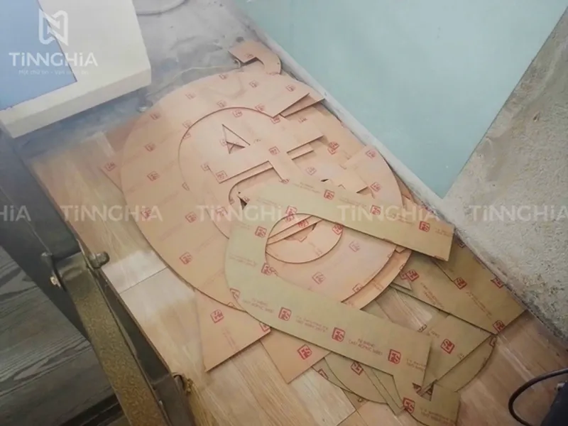 GIA CÔNG CHỮ MICA DĨ AN | BÁO GIÁ LÀM CHỮ NỔI MICA BÌNH DƯƠNG