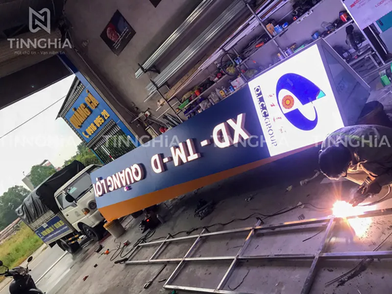 LÀM BẢNG HIỆU CÔNG TY BẾN CÁT | BIỂN ỐP ALU CHỮ NỔI ĐÈN LED