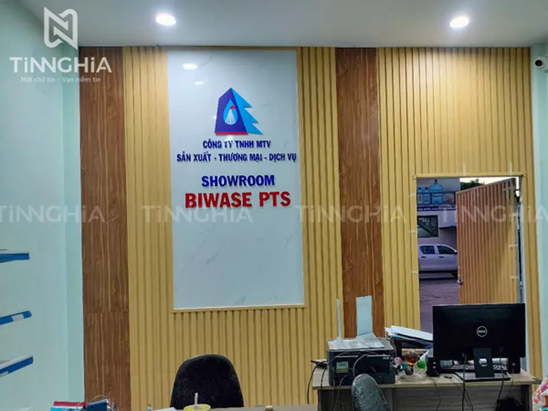 THANH LAM NHỰA GẮN CHỮ MICA BẾN CÁT | BIỂN HIỆU CHỮ NỔI MICA ĐẸP