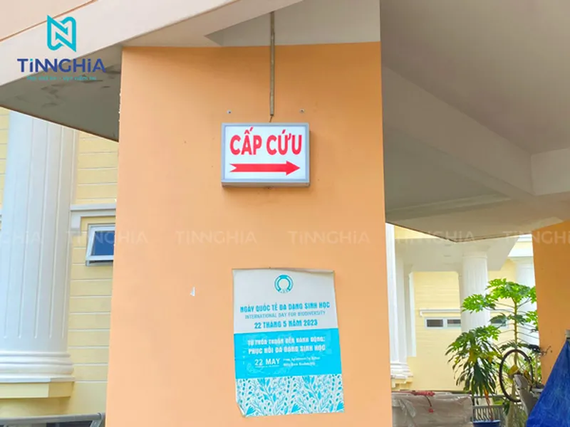 LÀM BẢNG HIỆU HỘP ĐÈN MICA THUẬN AN