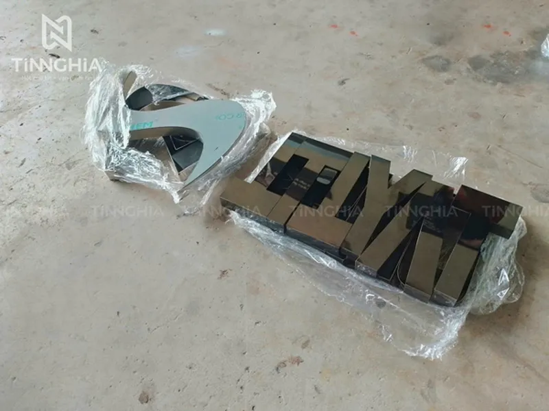 LÀM BẢNG HIỆU INOX DĨ AN