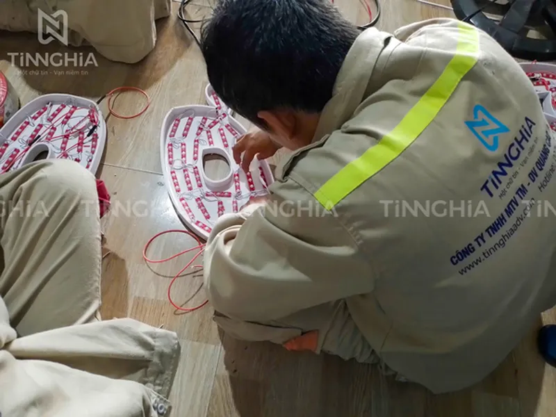 LÀM BẢNG HIỆU MICA THUẬN AN | Gia Công Chữ Nổi Mica Quảng Cáo