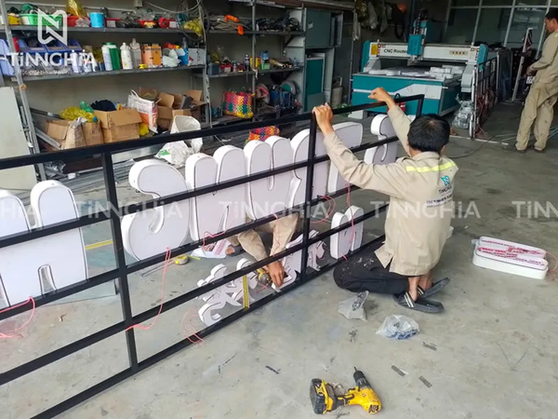 LÀM BẢNG HIỆU MICA THUẬN AN | Gia Công Chữ Nổi Mica Quảng Cáo