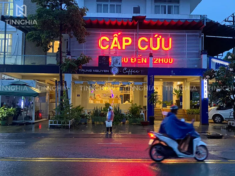 LÀM BẢNG QUẢNG CÁO PHÚ GIÁO BẰNG TÔN LAM | BIỂN HIỆU THANH LAM CHỮ NỔI LED