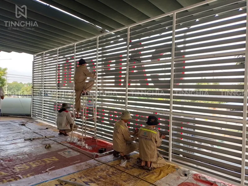 LÀM BẢNG QUẢNG CÁO PHÚ GIÁO BẰNG TÔN LAM | BIỂN HIỆU THANH LAM CHỮ NỔI LED