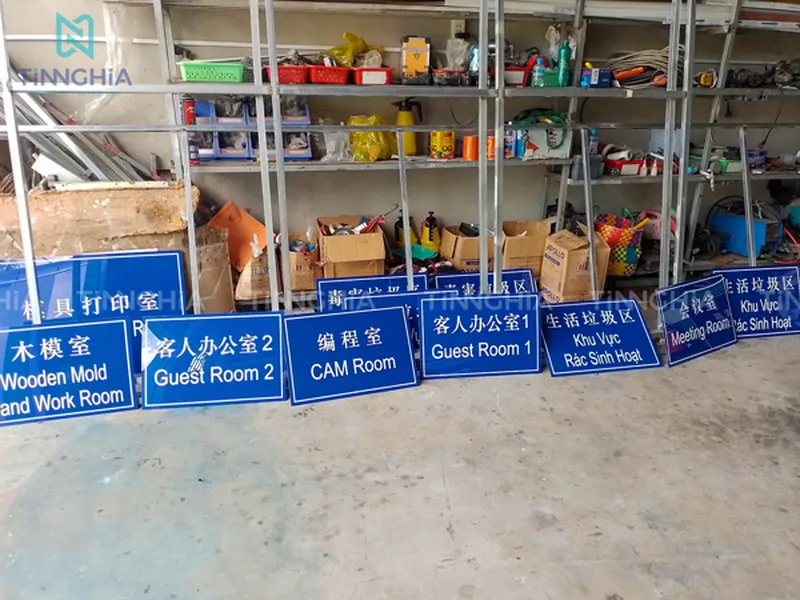 LÀM BẢNG TÊN VĂN PHÒNG PHÚ GIÁO | LÀM BẢNG TÊN BẰNG MICA PHUN SƠN 