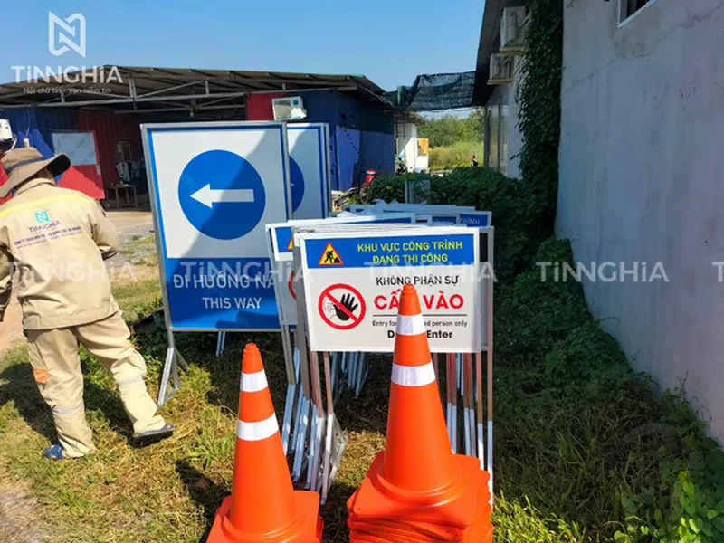 LÀM BIỂN BÁO THI CÔNG TÂN UYÊN | CHỖ LÀM BIỂN CẢNH BÁO BÌNH DƯƠNG