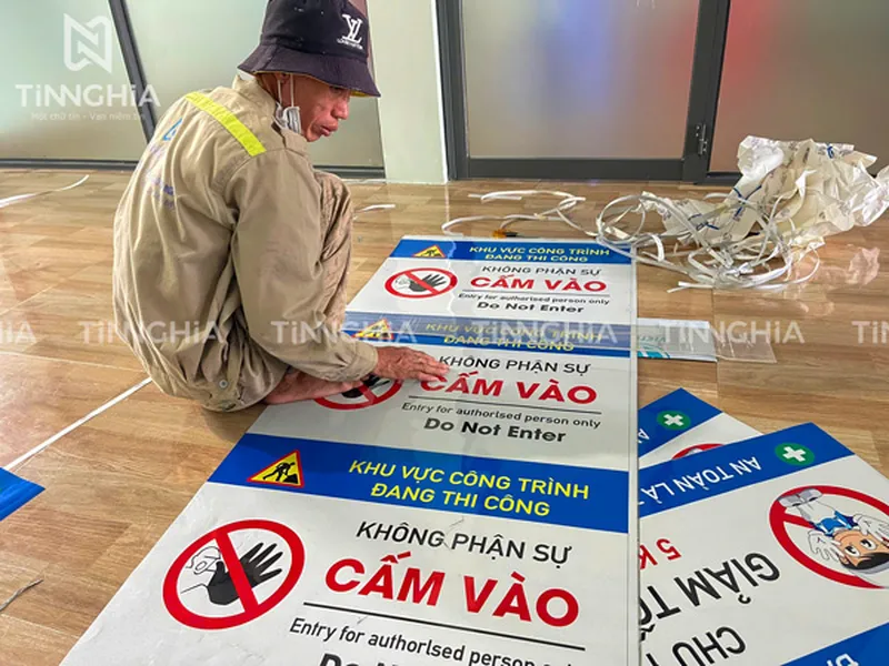 LÀM BIỂN BÁO THI CÔNG TÂN UYÊN | CHỖ LÀM BIỂN CẢNH BÁO BÌNH DƯƠNG