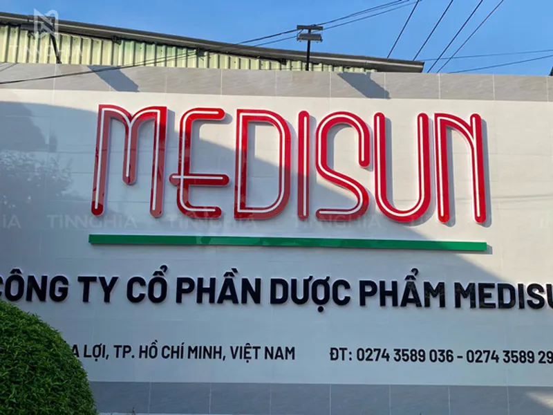 LÀM BIỂN HIỆU MICA CHỮ NỔI TPHCM