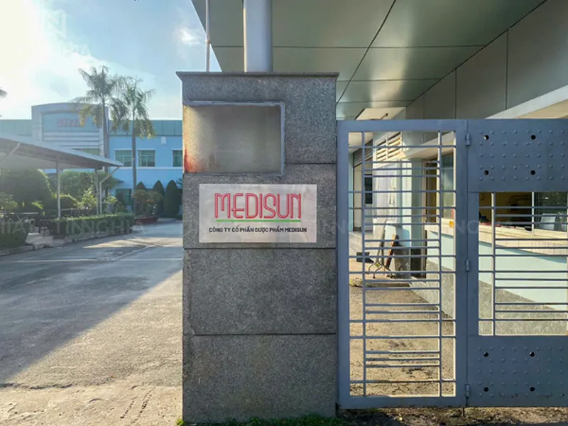 LÀM BIỂN HIỆU MICA CHỮ NỔI TPHCM