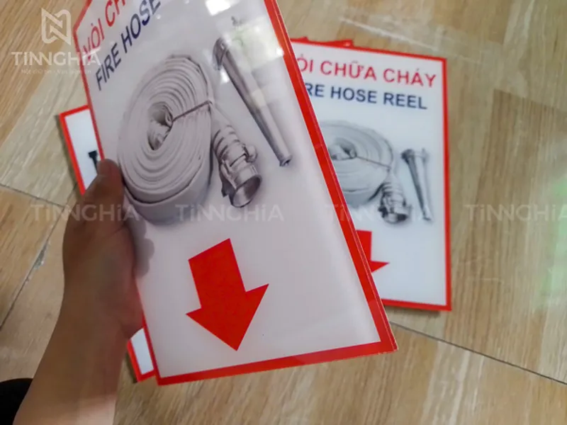 LÀM BIỂN MICA BẾN CÁT | LÀM BẢNG TÊN, BẢNG HIỆU MICA BÌNH DƯƠNG