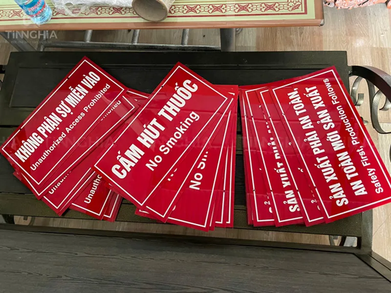 LÀM BIỂN MICA CHỈ DẪN GIÁ RẺ | DÙNG TRONG VĂN PHÒNG, TÒA NHÀ, BỆNH VIỆN...