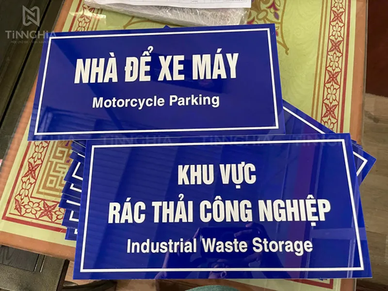 LÀM BIỂN MICA CHỈ DẪN GIÁ RẺ | DÙNG TRONG VĂN PHÒNG, TÒA NHÀ, BỆNH VIỆN...