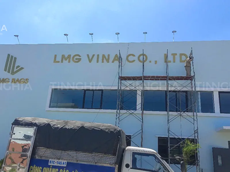 LÀM BIỂN QUẢNG CÁO BÀU BÀNG | BÁO GIÁ BIỂN HIỆU INOX ALU MICA