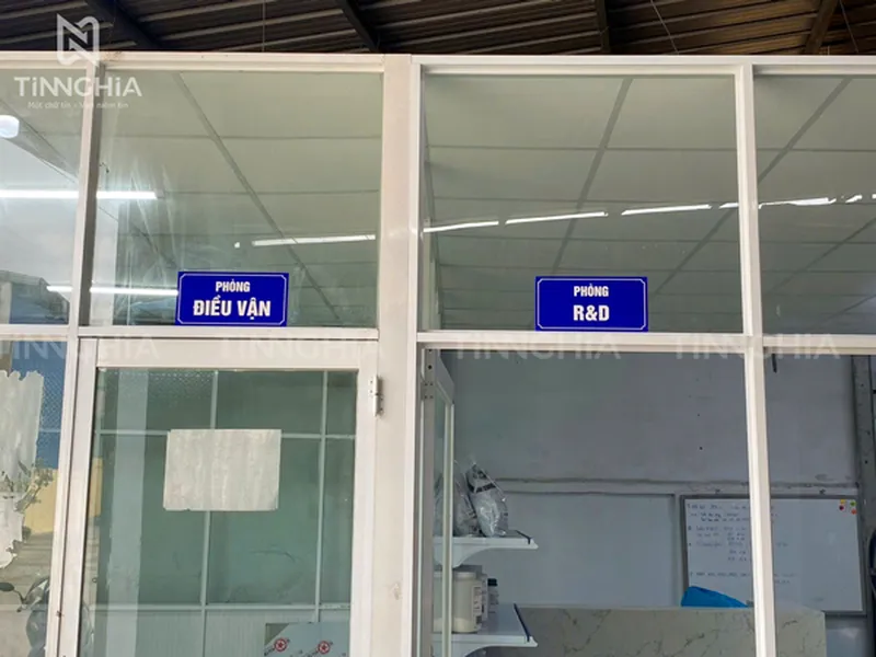 LÀM BIỂN TÊN PHÒNG SỐ LƯỢNG LỚN TẠI BÌNH DƯƠNG