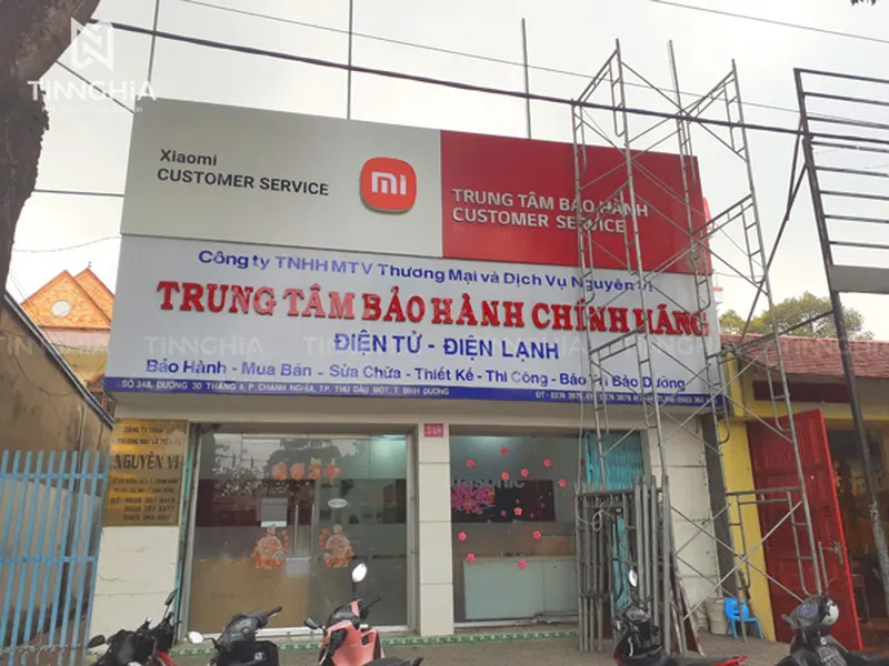 THI CÔNG BẢNG HIỆU ALU TẠI TÂN UYÊN