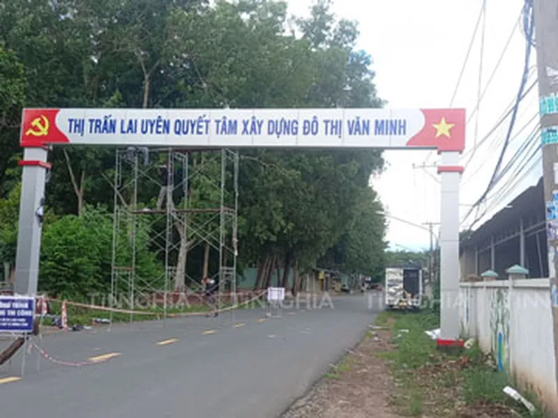 LÀM CỔNG CHÀO ỐP ALU GIÁ RẺ