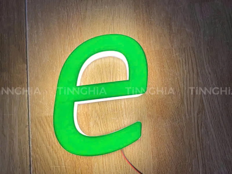 Mẫu Chữ Nổi Mica Sáng Chân Sáng Mặt – Tỏa Sáng Đẳng Cấp Thương Hiệu