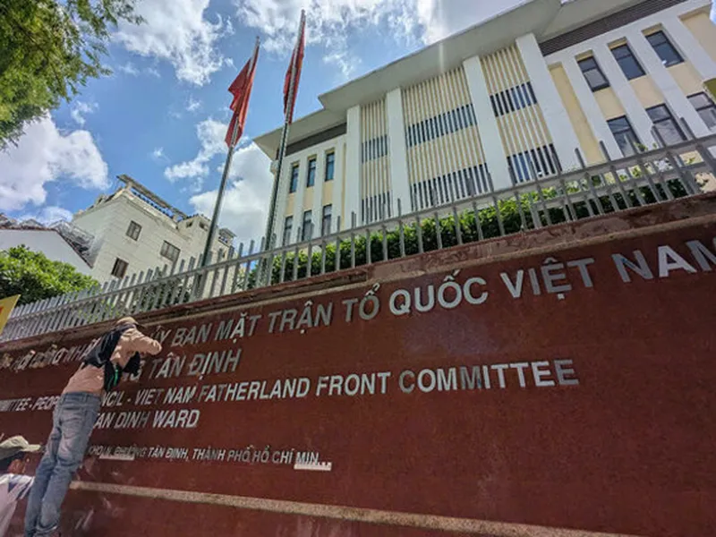 Thay bảng hiệu trụ sở Bình Dương theo phường mới | Cập Nhật Nhanh Chóng