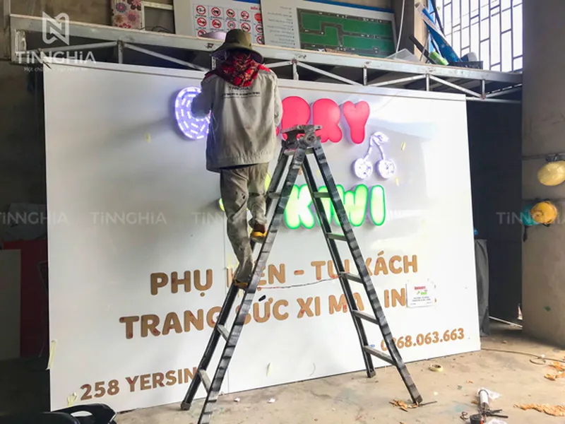THI CÔNG BẢNG HIỆU CÔNG TY TẠI THUẬN AN
